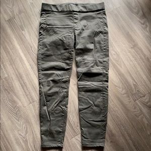 Liverpool olive green leggings